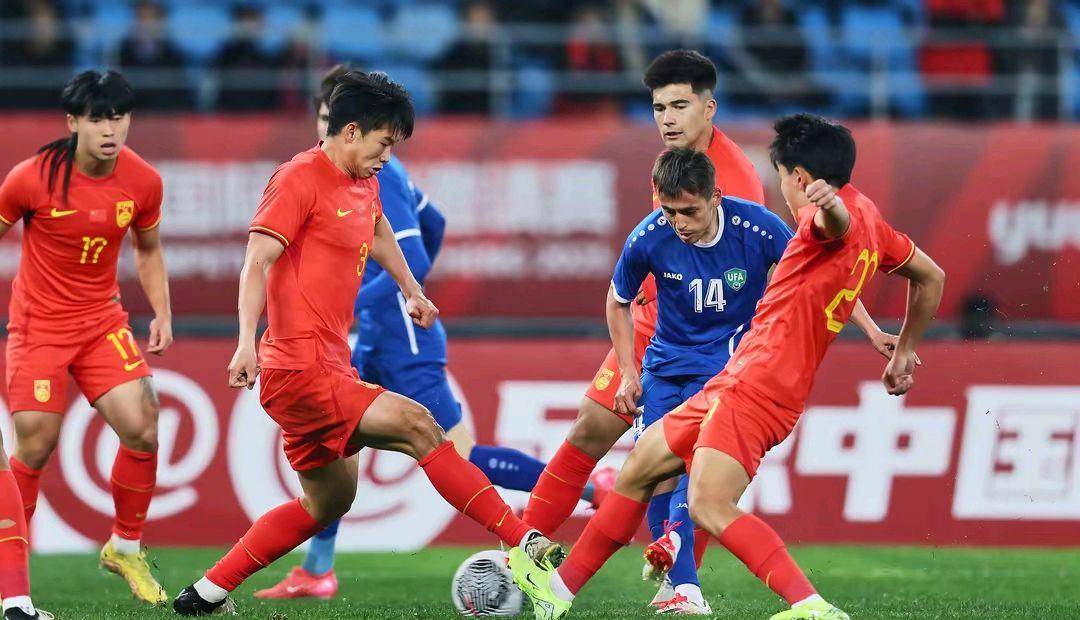 哈兰德在中国队比赛中反败为胜，出色防守引发热议！